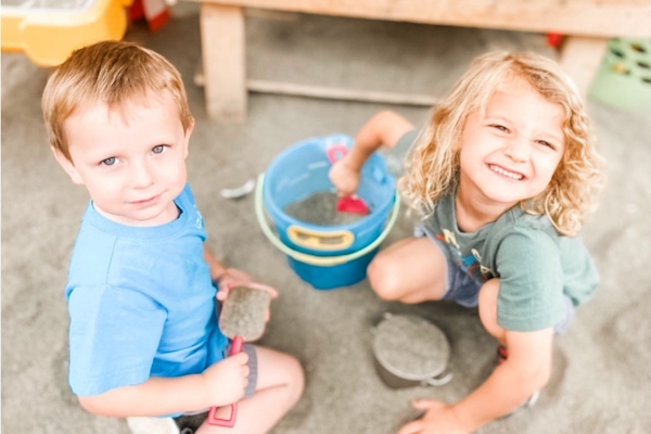 children-playing-in-sandbox-childcare-activities-abbotsford Children Playing In Sandbox Childcare Activities Abbotsford